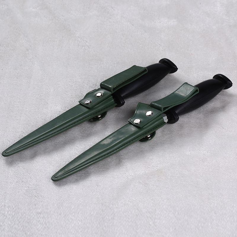 Training Rubber Dagger Prop for Simulation and Film Performance