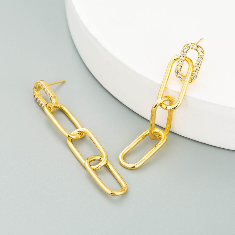 Bøyleøredobber for kvinner Bohemske O-formede kreative risperler Overdrevne tilbehør øredobber