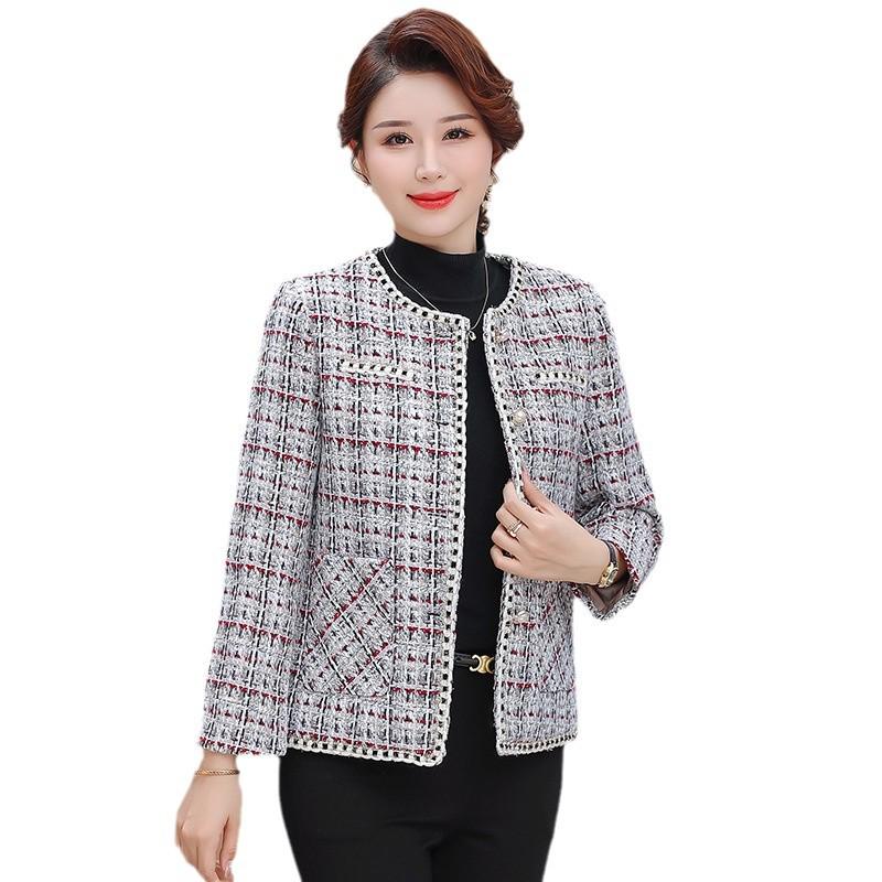 Mom's Chic Plaid Short Coat for Spring & Autumn - Fashionable Style for Middle-Aged & Elderly Women