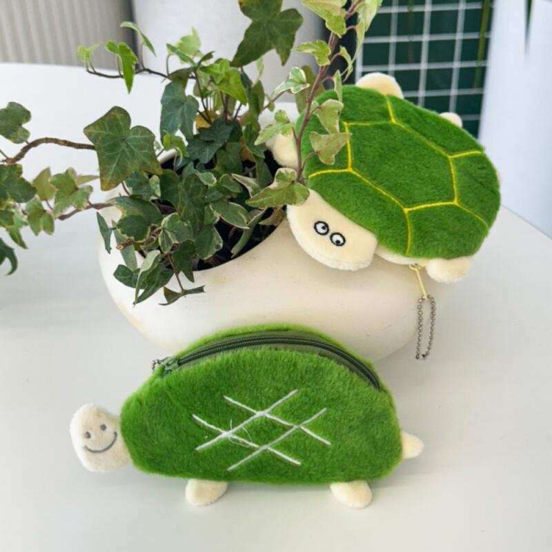 A trivial turtle doll keychain and melon bread coin purse (Dongguri) Dongguri