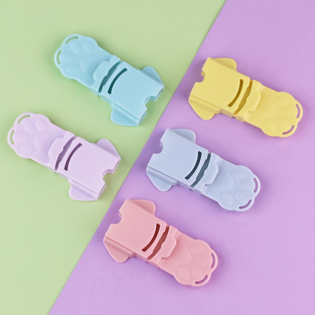 Portable and simple can opener, reusable, macaron-colored bottle cap remover, screw bottle opener, kitchen tools