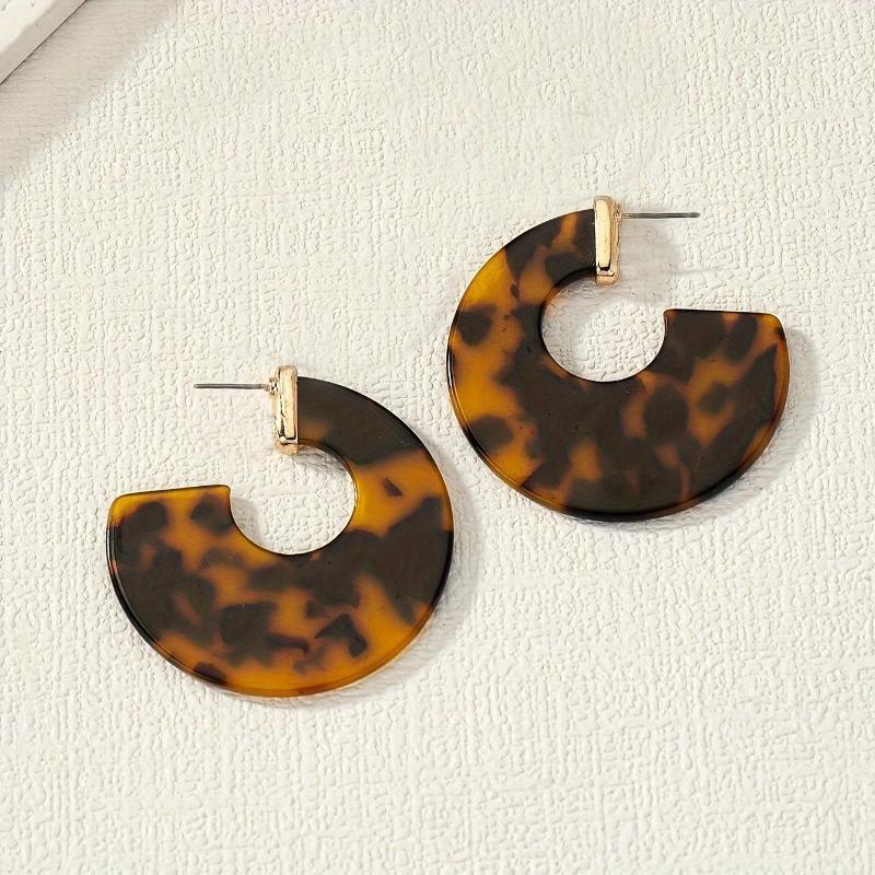 Пара благородных модных леопардовый принт форма девушка-студентка темпераментная девушка вечеринка отпуск путешествие побережье