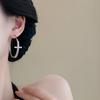 High-end Cross-shaped Earrings with Exaggerated Earlobes and Small Round Embellishments On The Earlobes.