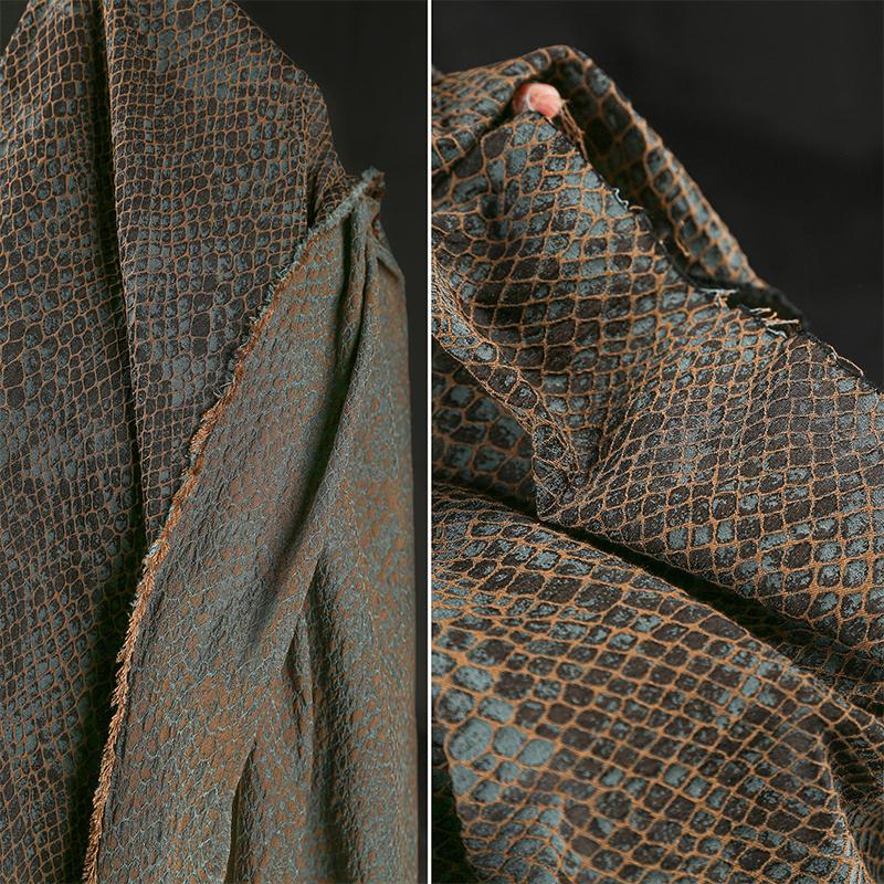 

Retro Mottled Snake-patterned Brown Grid 3D Relief Texture Jacquard Fabric Ffor Diy Sewing Coat Trousers Suit Designer Fabric 50x130cm