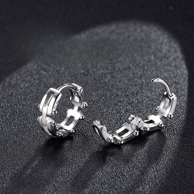 Geometric Net Celebrity Earrings: Trendy Black Hollow Chain Design for Men's Unique Style.