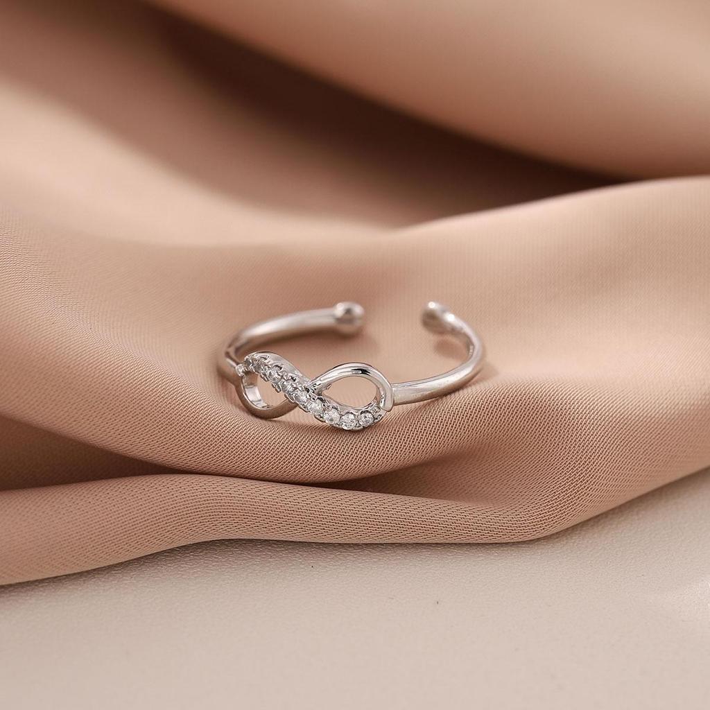 Elegant Diamond-Studded Number 8 Open Ring for Women