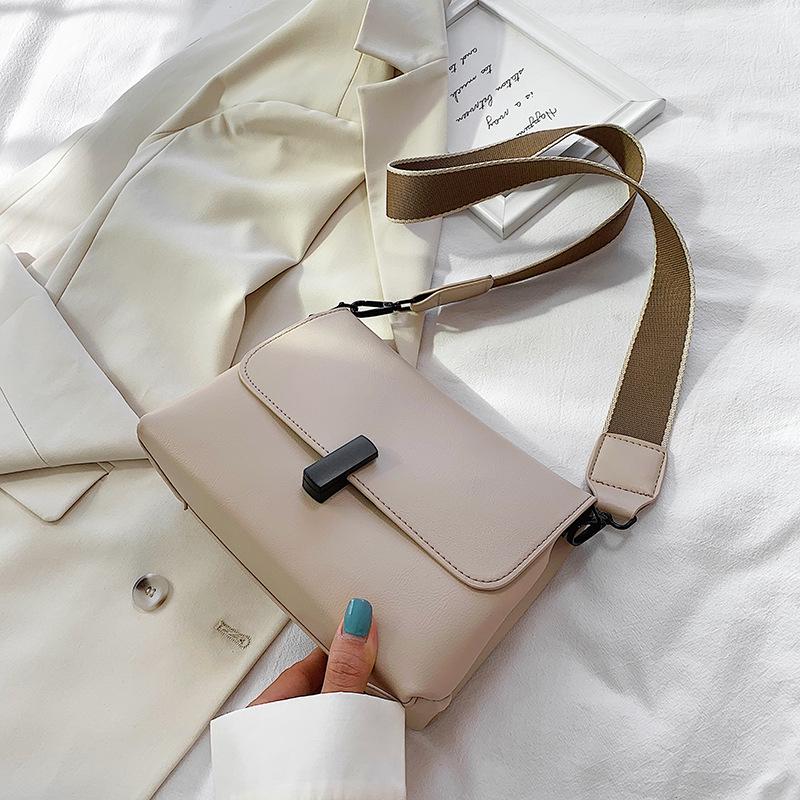 Retro Hong Kong Style Bag Women 2020 New Simple Shoulder Bag Fashion All-match Texture Messenger Female Bag Soft Leather Small Bag