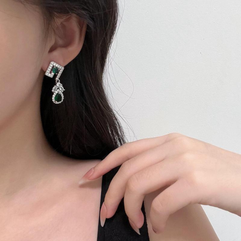 2024 Emerald Stud Earrings: Luxury Chinese Style Dangle for Women