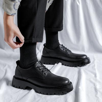 Wiosenne i jesienne czarne buty męskie Uniwersalne trendy Buty męskie na platformie Casualowe małe skórzane buty 68303-R