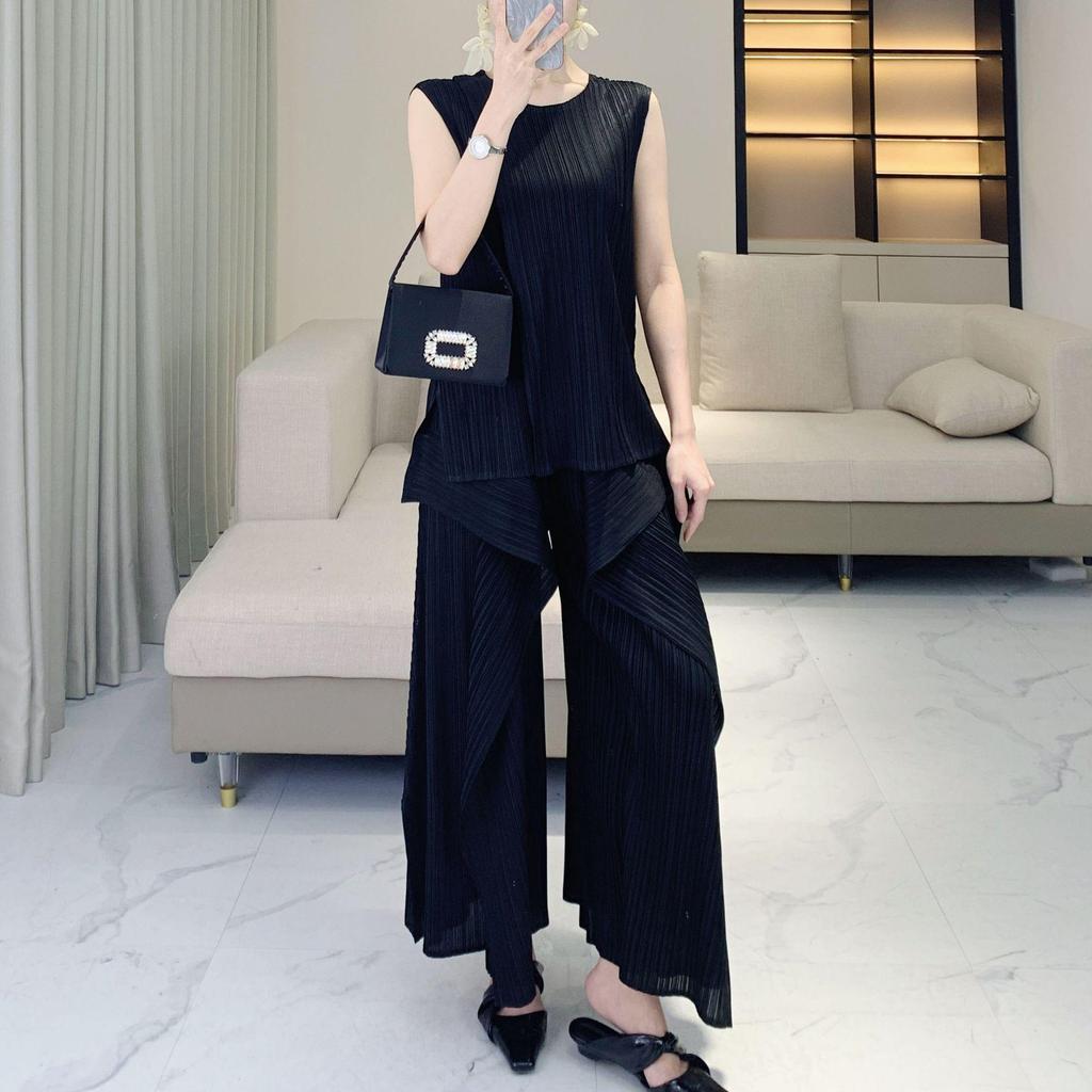 Elegant Summer Two-Piece Set: Irregular Top & Seaweed Wide-Leg Pants for Women