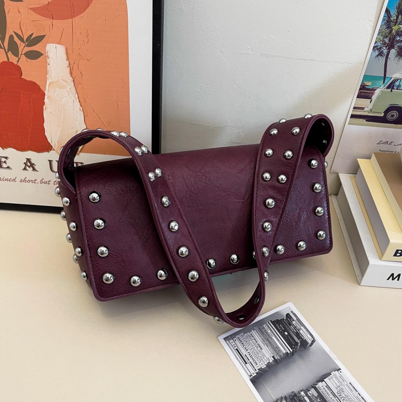 

Punk Rivet Women Shoulder Bag PU Leather Underarm Bags for Women Handbags and Purses Studded Pillow Bags Clutch