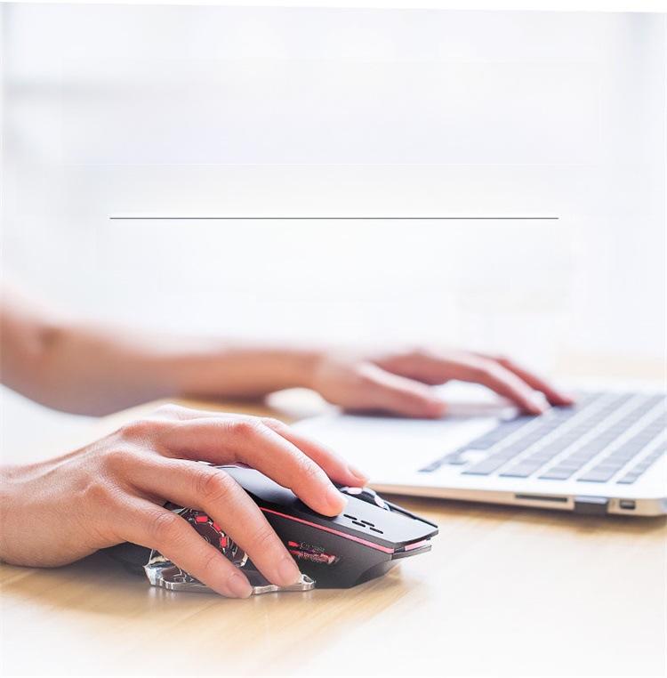 Mouse gratuit pentru jocuri cu LED-uri colorate de încărcare fără fir Wolf X8 pentru computer și notebook