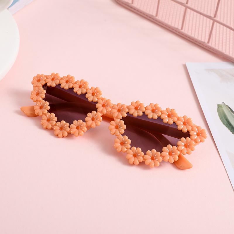 Cute Kids Sunglasses Colors Daisy Cat Eyes Sunglasses New 1-8 Year Old Baby Decorative Sunglasses Trendy Children's Sunglasses