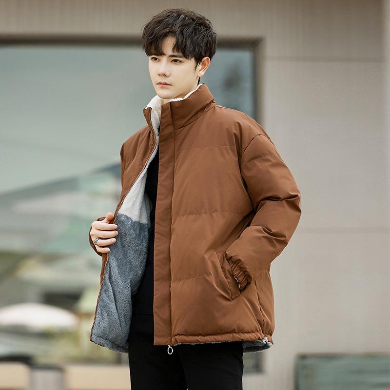 

Мужчины зимой носят флисовые и утепленные хлопковые куртки, модную брендовую одежду для защиты от холода, теплую с воротником-стойкой. 5XL темно-коричневого