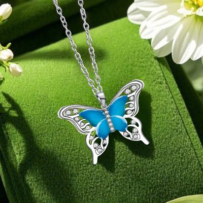 Blauer Epoxid-Schmetterling Premium Anhänger Halskette Design Schlüsselbein Kette