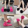 Französisches Retro-Nischendesign Zehenfreie Halbpantoffeln Damen-Outwear 2025 Sommer neue flachbodige vielseitige Sandalen