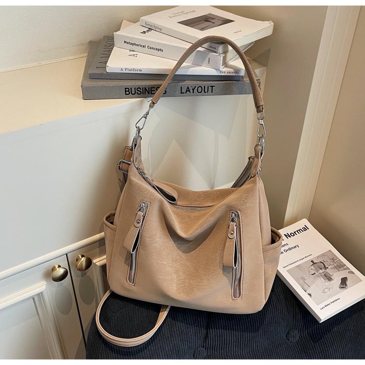 Retro Casual Women's Crossbody Bag: European & American Style, Large Capacity, High-End Tote for a Trendy Look