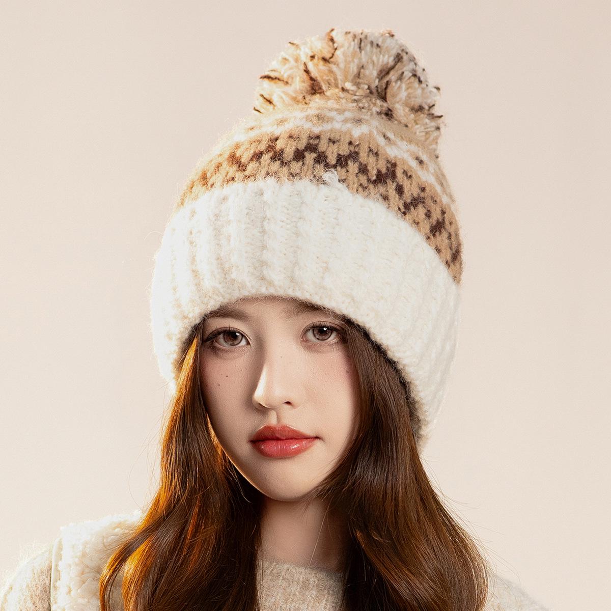 

Унисекс Рождественская красная вязаная шапка с помпоном и защитой ушей One Size белый