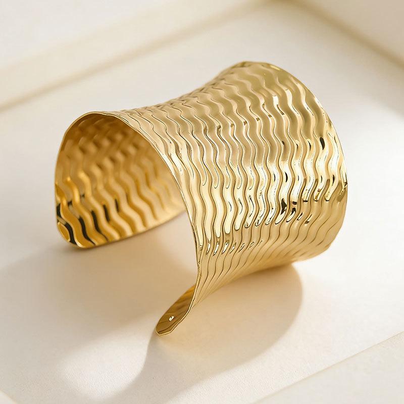 Exaggerated Wave Texture Wide Band Bracelet - Fashionable Long Street Style Accessory