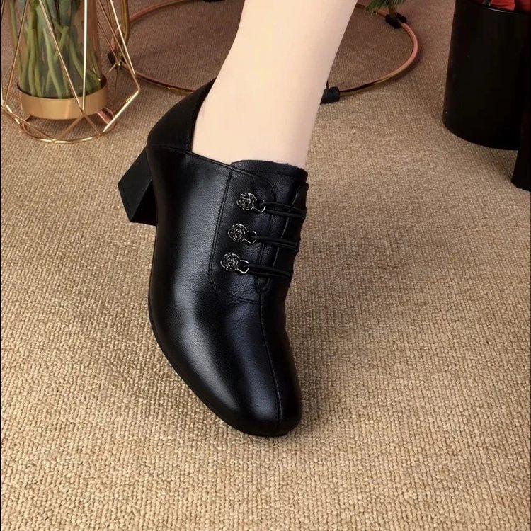 Fashion deep mouth mother shoes soft leather new women's shoes spring soft sole single shoes versatile women's soft surface leather shoes women