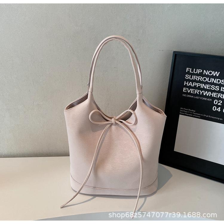 Exquisite large-capacity bag women's 2025 new fashionable retro soft leather shoulder bag casual commuter tote bag