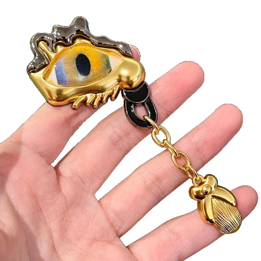 British Style Metal Eyeglasses Brooch - Unisex Retro Woolen Coat Accessory for Women