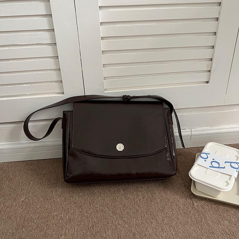 2025 Spring Retro Large-Capacity Tote: Stylish Crossbody Messenger for Women