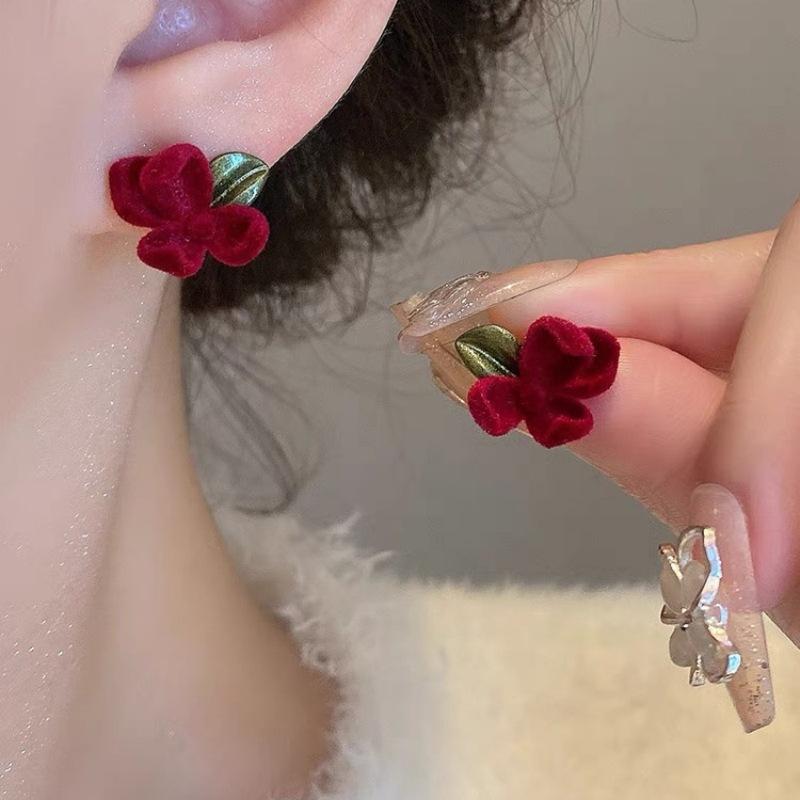 Retro Burgundy Premium Medieval Velvet Gardenia Earrings, a Two-wear Exquisite Fringed Earring.