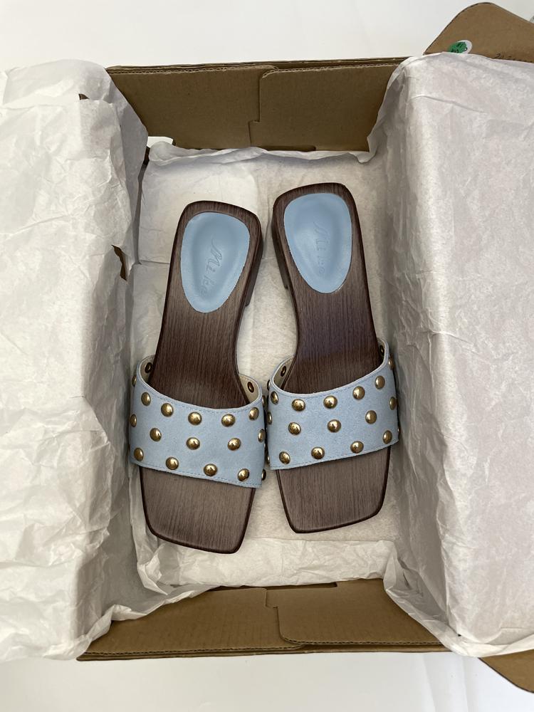 Fashion Women Rivet Sandals Ladies Square Heels Elegant Summer Slippers Outside Pu Leather Female Slides Fashion Woman Sandals