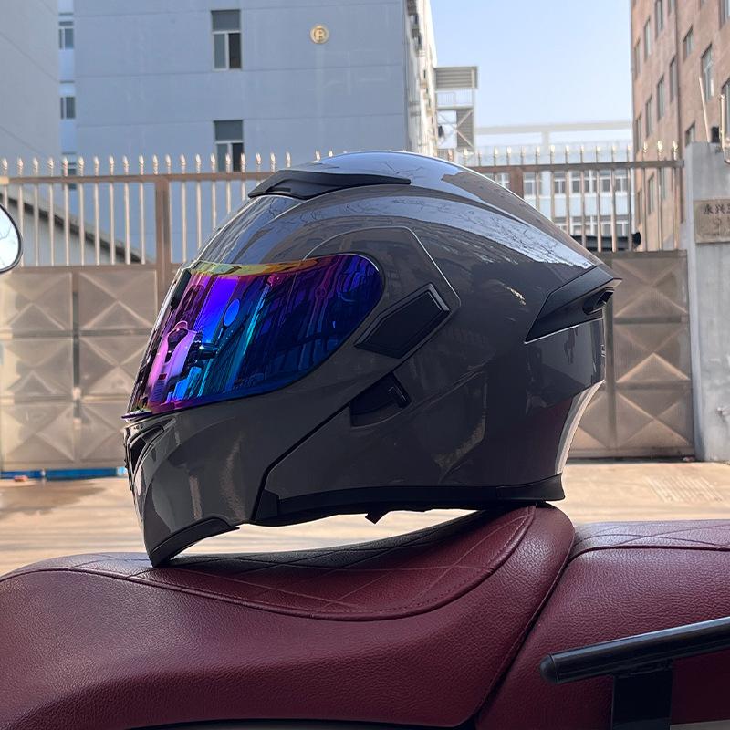 Motorcycle helmets Men's and women's locomotive full helmets Bluetooth peel-off helmets Electric vehicle helmets