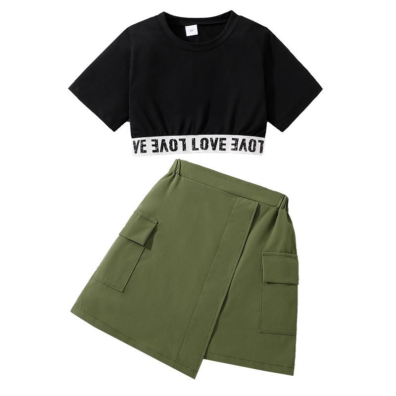 2025 Sommer Mädchen Rock & T-Shirt Set: Koreanischer Arbeitskleidungsstil mit Tasche und Buchstaben-Detail