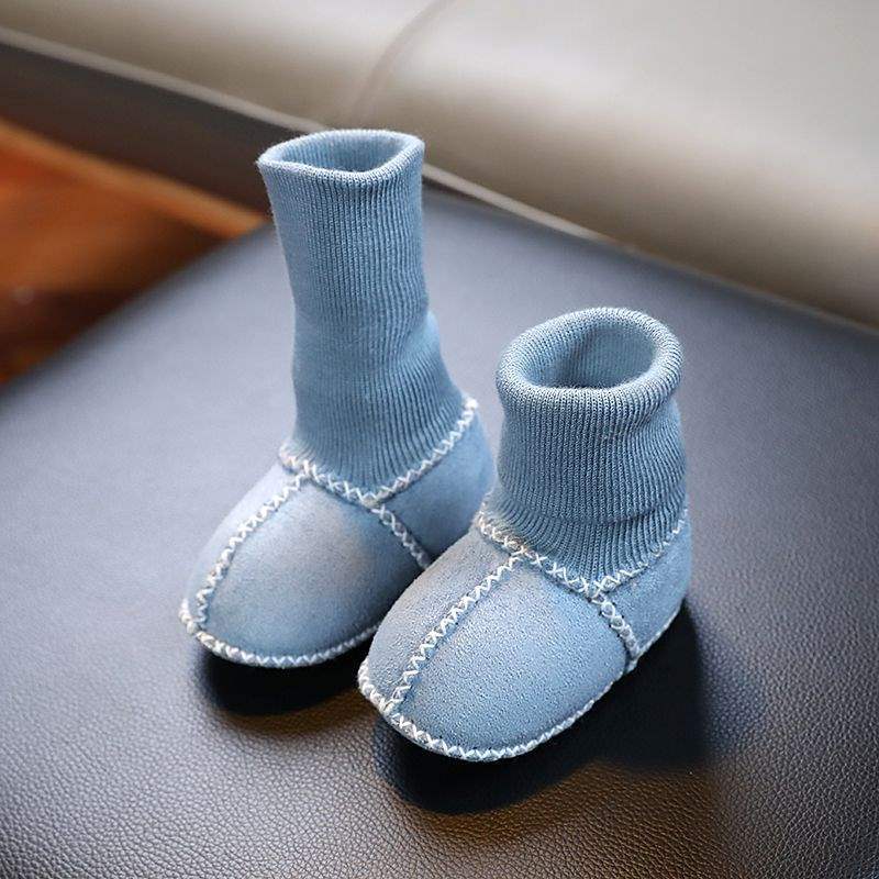 Imitationsfell integrierte Babyschuhe und Socken Neugeborenes Baby warm Herbst und Winter weich besohlte Socken Schuhe 0-3-6-12 Monate
