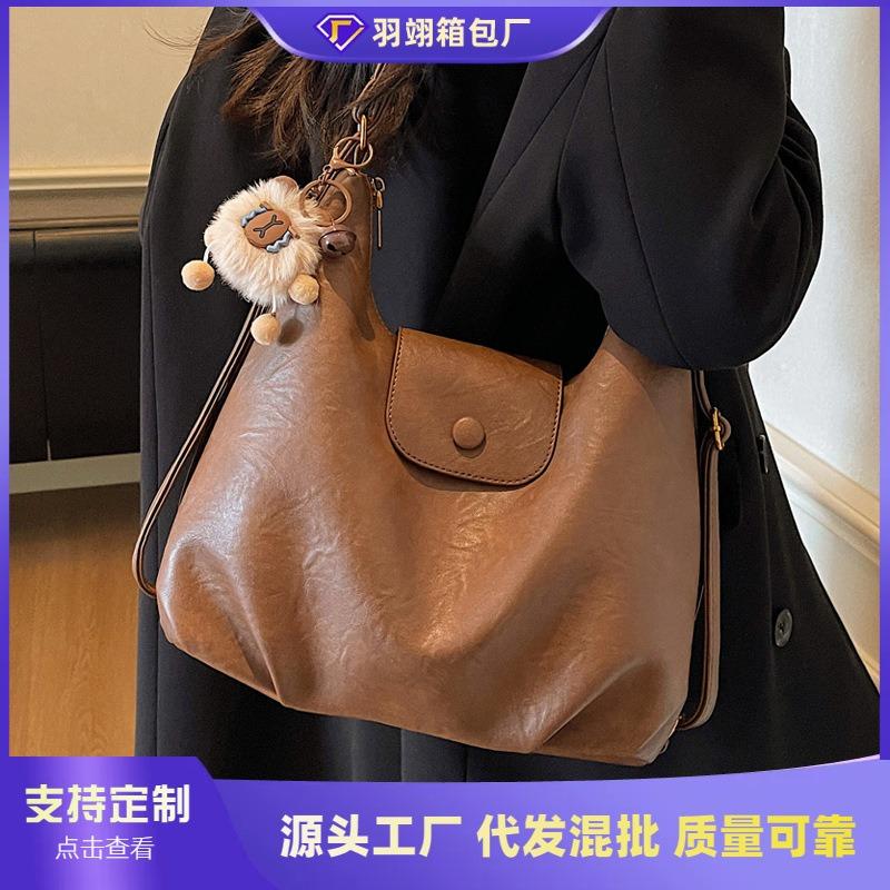 Premium Sense Retro Large-capacity Bag Women's New Casual Commuter Backpack Single Shoulder Tote Bag