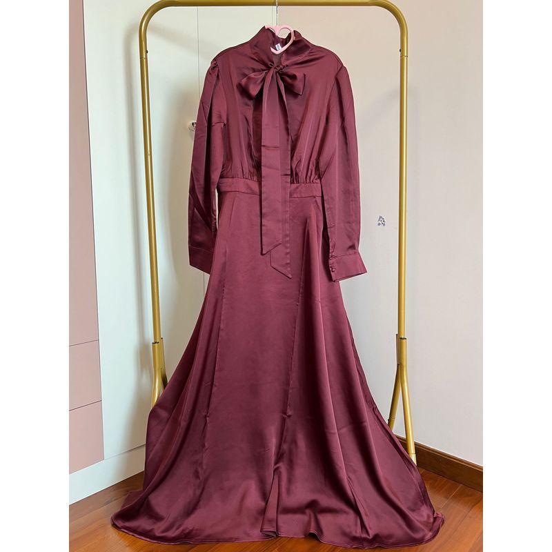 

Новое платье для индонезийских женщин с Ближнего Востока, модное платье с большим подолом из атласа, с поясом, шнуровкой на воротнике и длинными рукавами Reddish Brown M