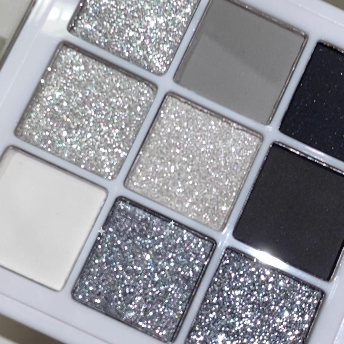 Палитра теней для век из 9 цветов Черная палитра теней для век с эффектом дымчатого — фото 3