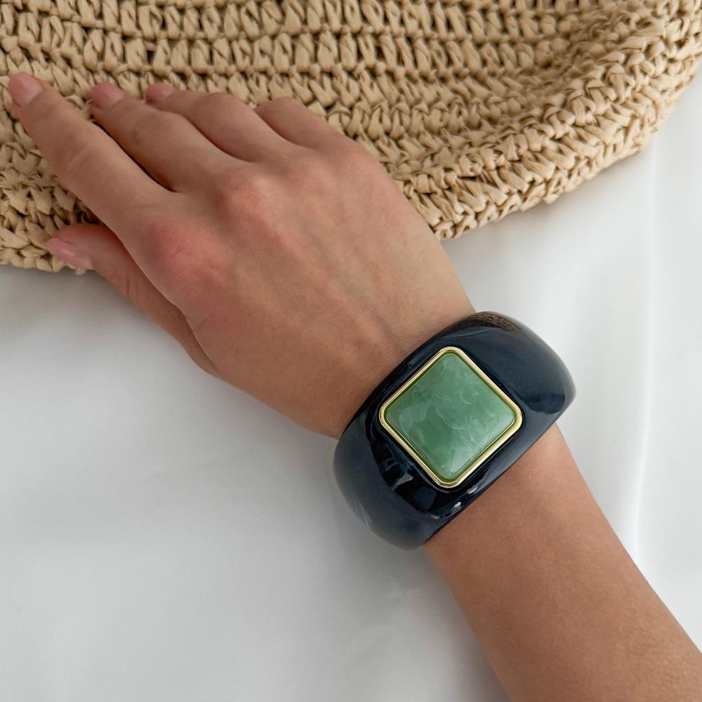 Bohemian Irregular Wide Bracelet Geometric Retro Hand Ring Unique Acrylic Bangle Gift