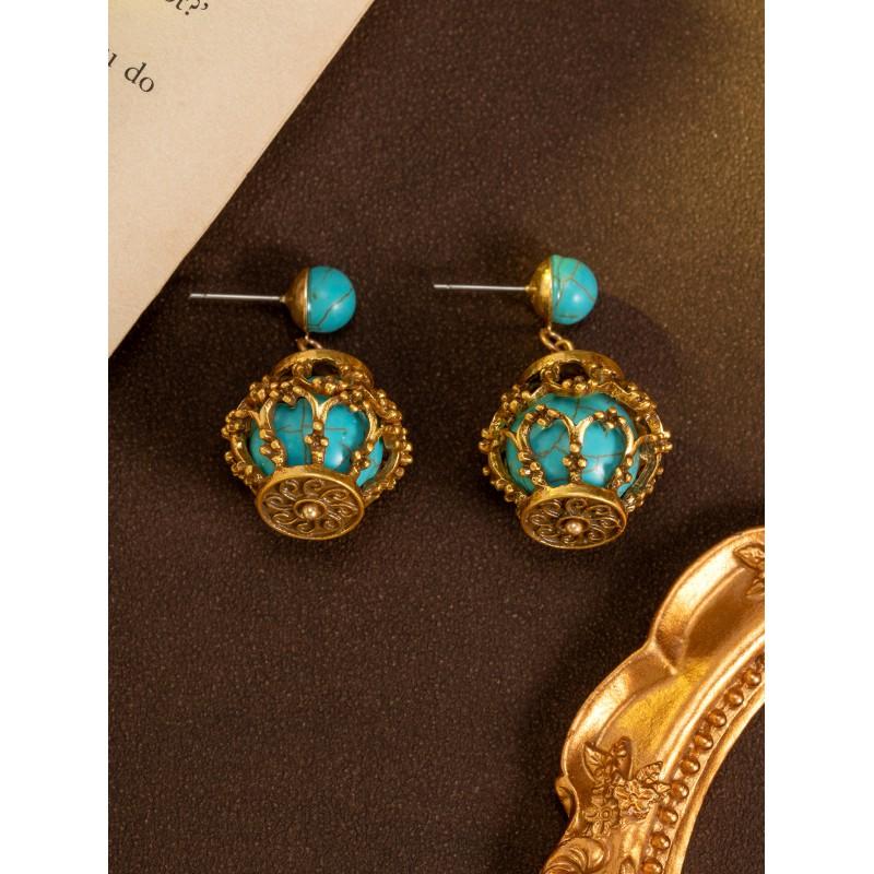 Vintage Turquoise Hollowed Out Lantern Earrings With A Style High-end Feel.