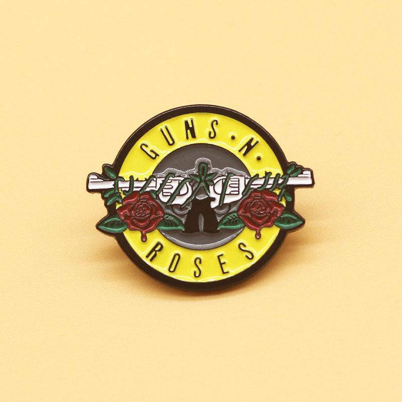 

1pcsGuns N Roses English Letter Brooch Rock Band Guns N Roses Music Jewelry Badge Trendy Versatile Clothing Bag Brooch