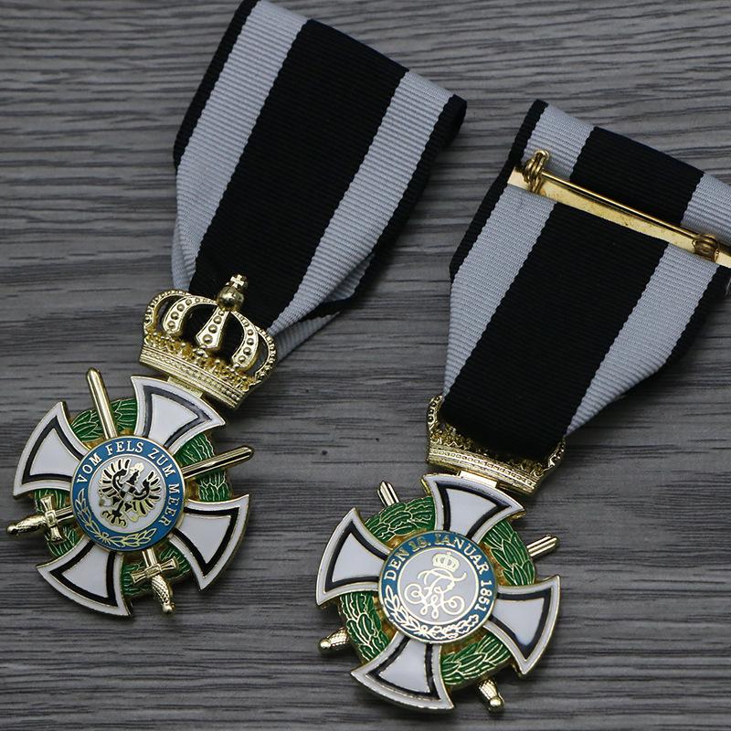 Prussian Knight's Class Order Hohenzollern Double Swords Badge - Film & TV Prop