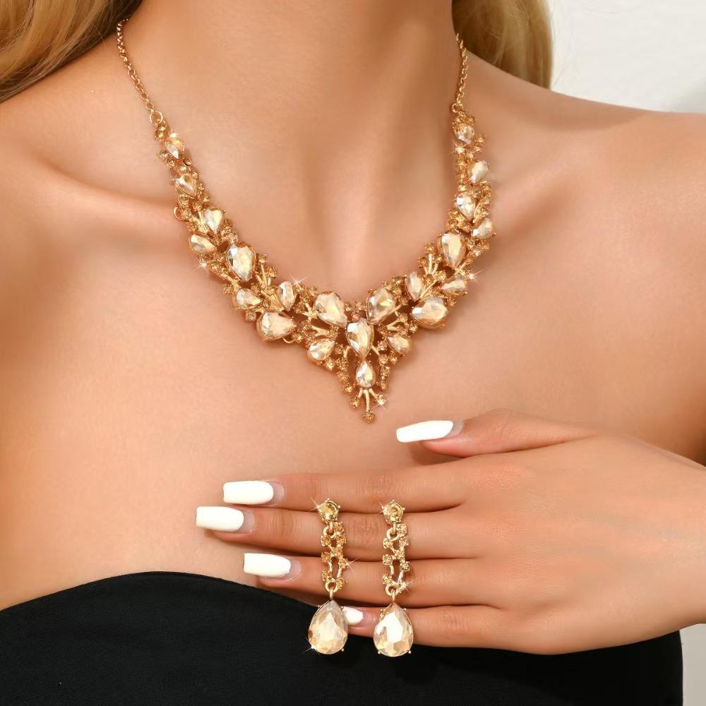 Popular Water Drop Women's Alloy Bridal Necklace Earrings Two-piece Set New Clavicle Short Necklace