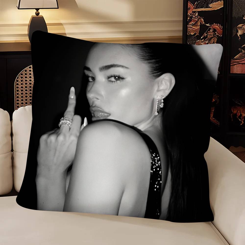 Singer MMadison Beer Pillow Case Fashion Square Pillowcase Bedroom Sofa Room Ins Decoration Leisure