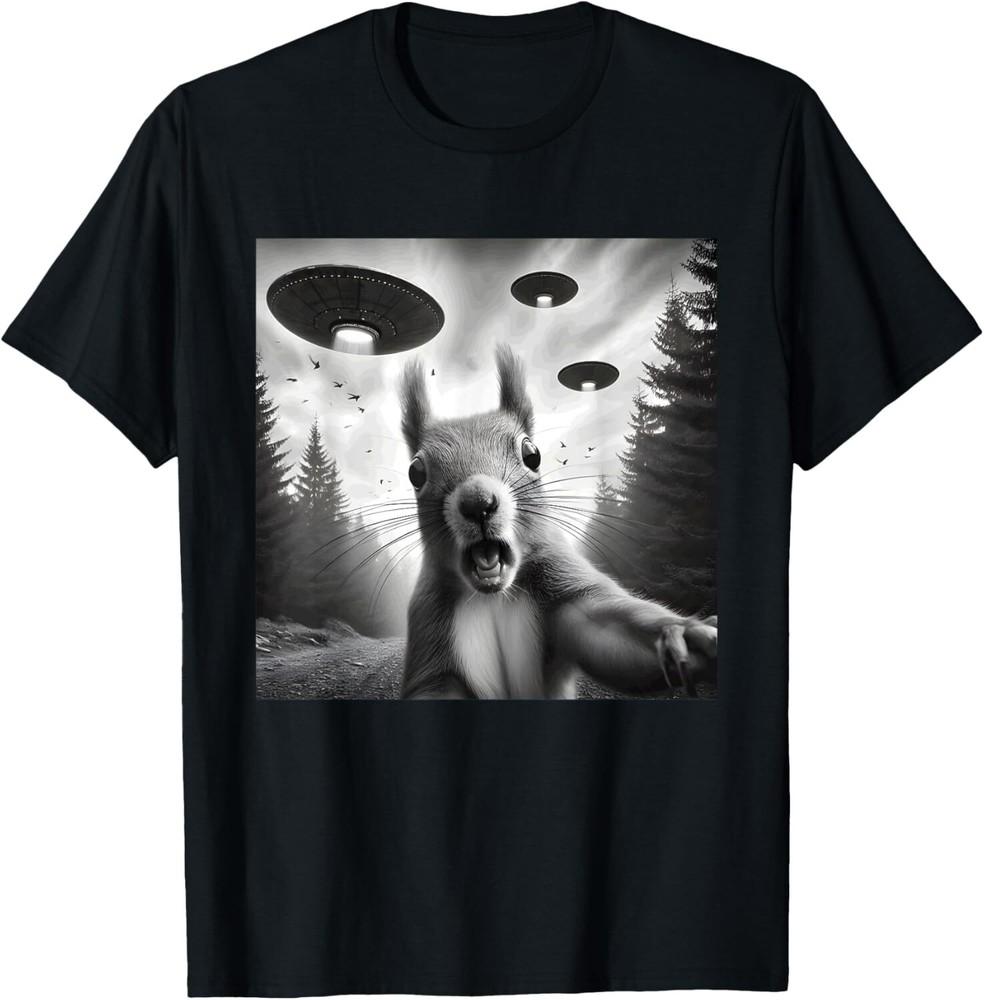 Squirrel Sci-Fi Funny Graphic Selfie with UFOs Weird Aliens Gift Unisex T-Shirt