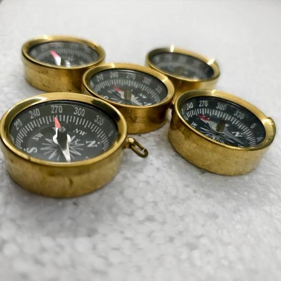 Set mit 10 nautischen Vollmessing-Militär-Marine-Taschenkompass-Schlüsselanhängern aus dem Zweiten Weltkrieg, Hochzeits-Jubiläum-Geburtstag-Weihnachts-Väter-Mütter-Geschenk