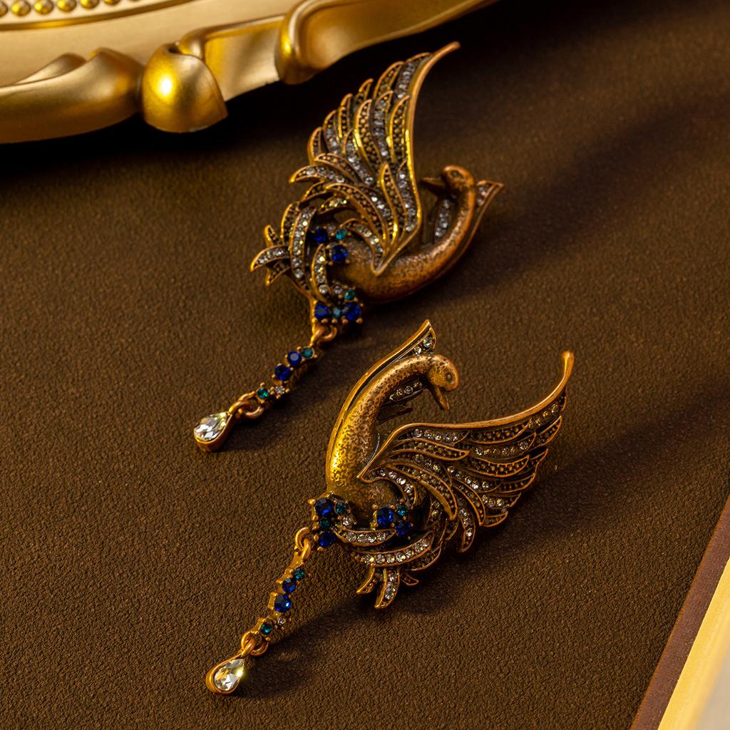 French Earrings Niche Heavy Industry Alloy Inlaid With Diamonds Oriental Luxury Light Vintage Swan Style Antique High-end Feel