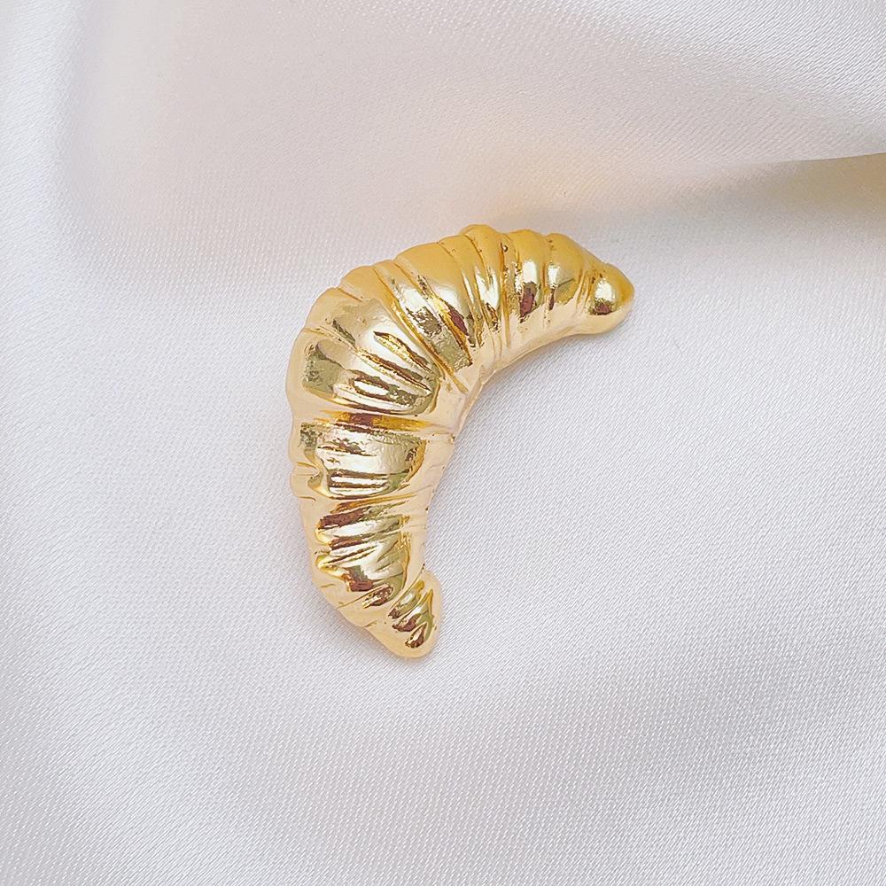 Trendy Gold Plated Croissant Brooches for Men Women Couples Unique Vintage Zircon Food Pins Statement Accessories for Parties