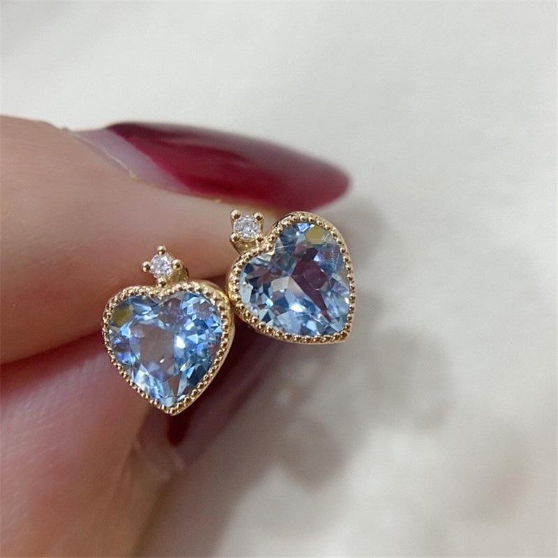 Gold-Plated Sterling Silver Sapphire Zirconia Heart Earrings for Women - Elegant & Versatile White Gold Pair (Includes Silver Earplugs)