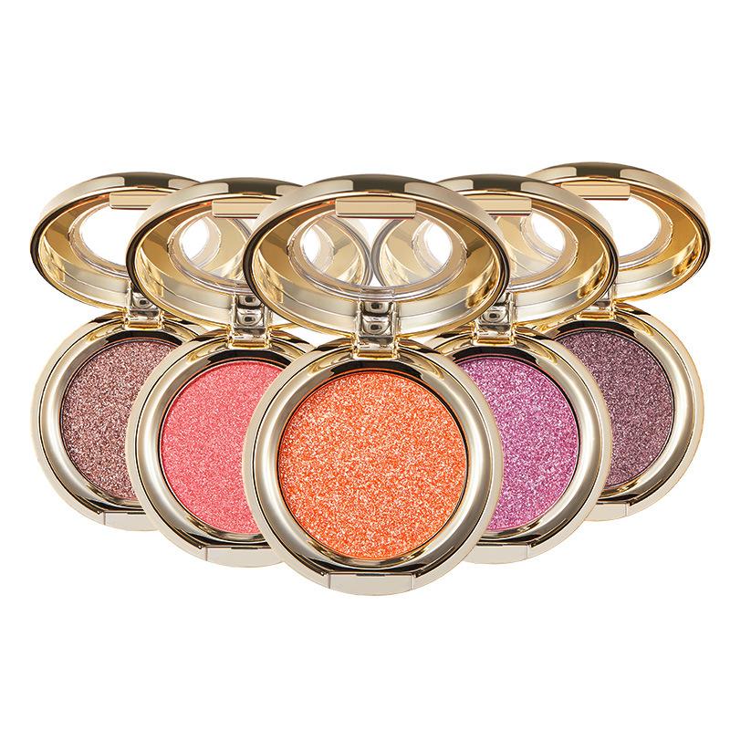 Dreidimensionale, perlmuttartige Lidschattenpalette in Einzelfarbe in flüssigem Gold, schimmerndes Make-up in Kartoffelpüree-Optik