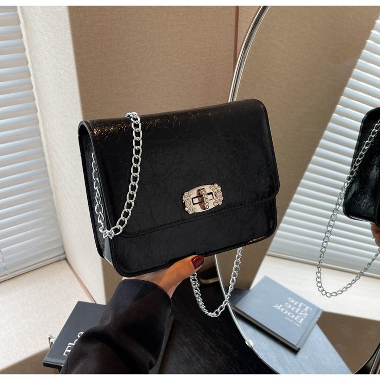 Silver Bag Women's 2025 New Summer Versatile Oil Wax Surface Chain Shoulder Messenger Bag, Popular Small Square Bag This Year