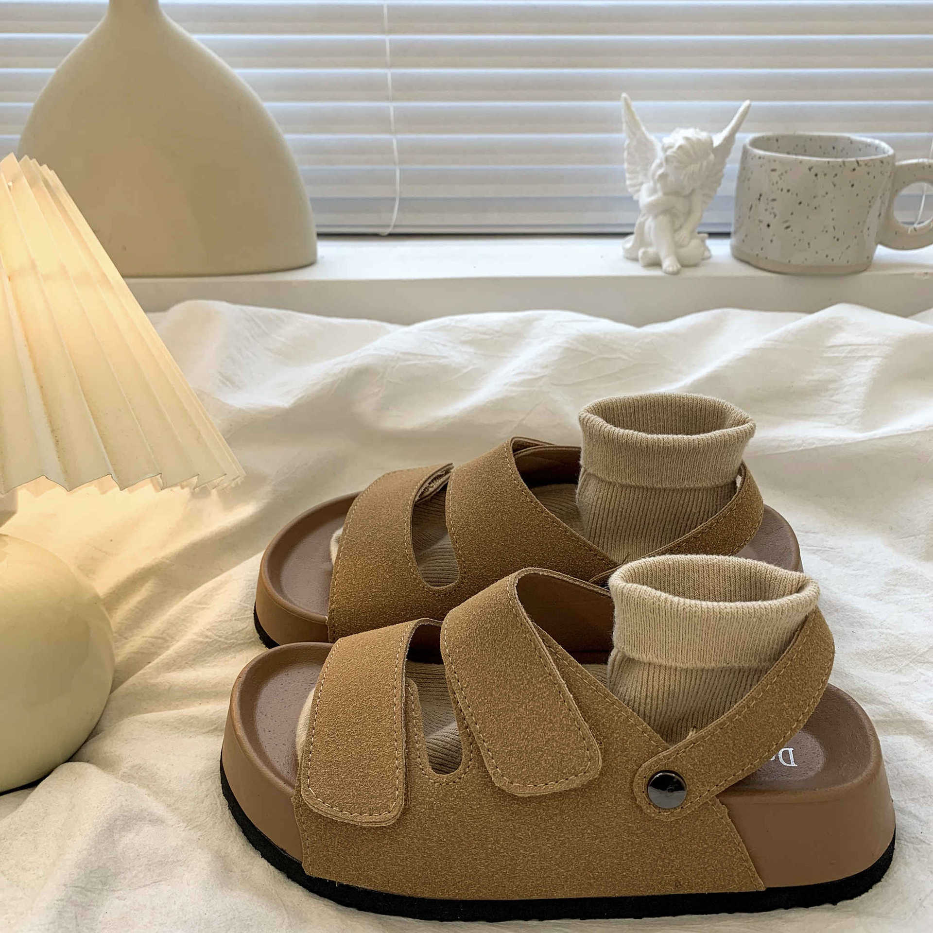 

Платформенные сандалии женская верхняя одежда весна и лето новые сандалии с открытым носком универсальные с юбкой и полушлепанцами 40 жёлтый