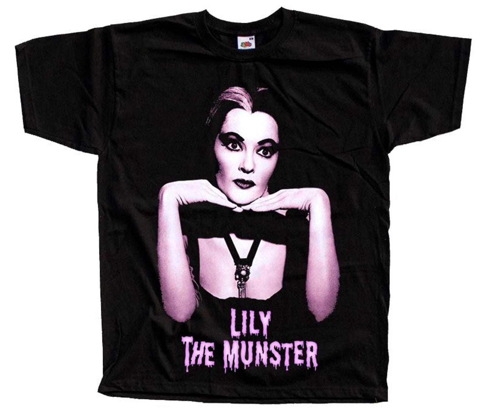 The Munsters Lily Munster horror movie poster T-Shirt Black vintage scary all sizes S-5XL 3XL